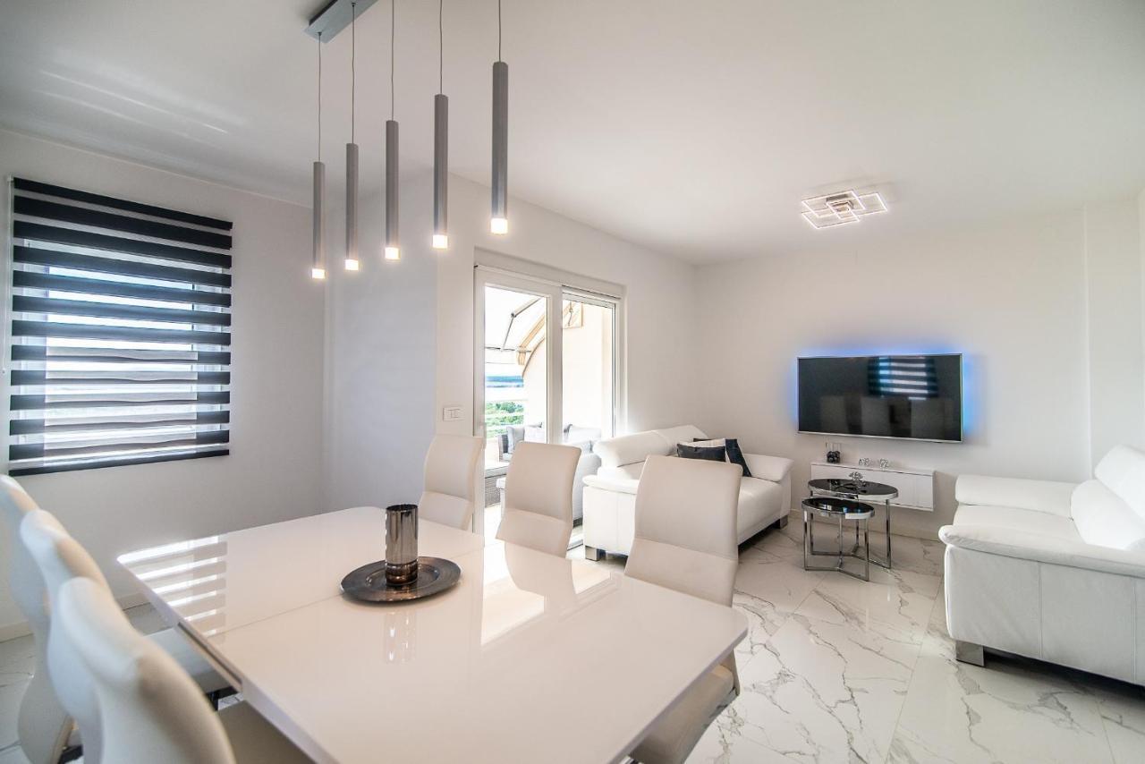 Luxury Apartment Queens Dramalj Exterior foto