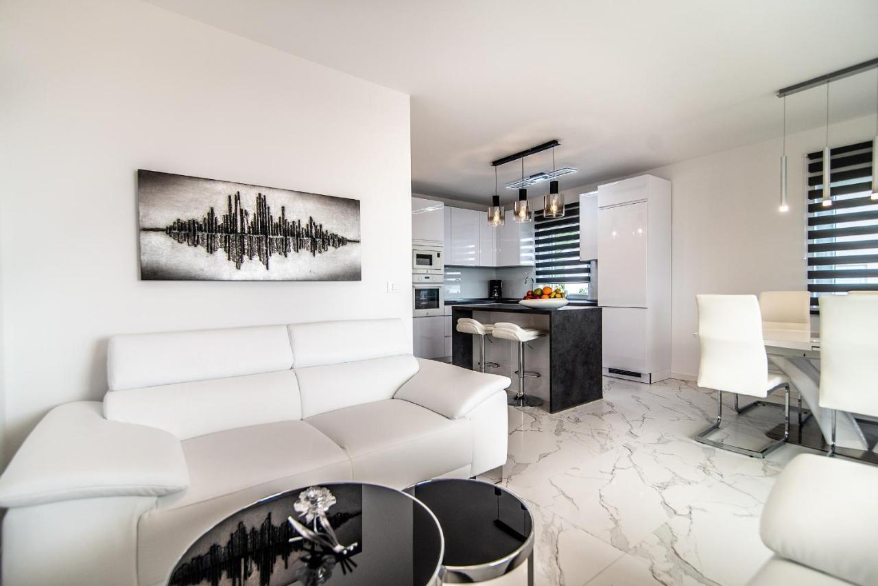 Luxury Apartment Queens Dramalj Exterior foto